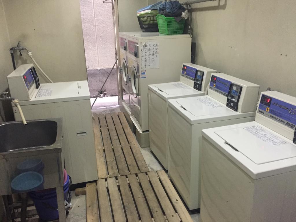 Business Hotel Shinbashi Osaka Eksteriør billede